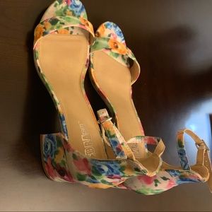 Brash floral shoes .Size 9